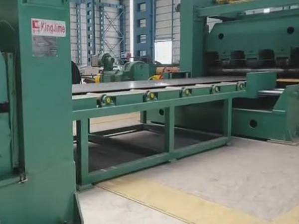 低(di)速厚(hou)闆開(kai)卷校(xiao)平剪(jian)切生(sheng)産線(xian)出口(kou)土耳(er)其