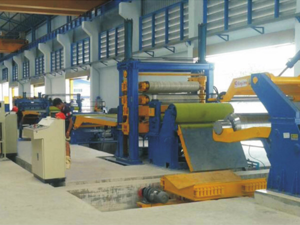 KJS180高(gao)速精(jing)密皮(pi)帶張(zhang)力式(shi)薄闆(pan)縱剪(jian)分條(tiao)生産(chan)線